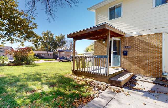 Cute 3 Bedroom Townhouse in SE Ames photos photos