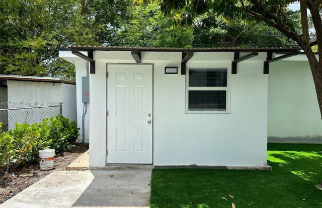 2340 SW 26th Ln photos photos