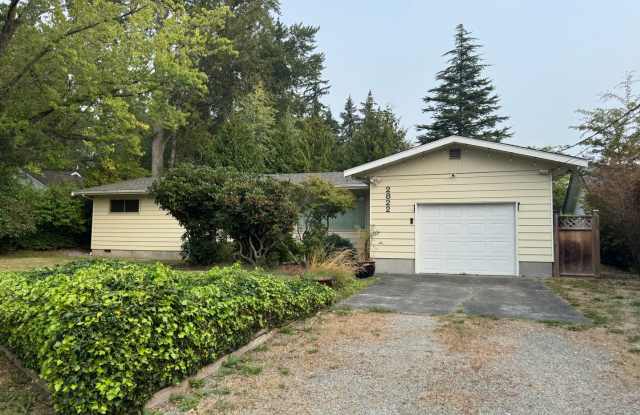 3-Bed 1.5-Bath with Huge Fenced Backyard photos photos