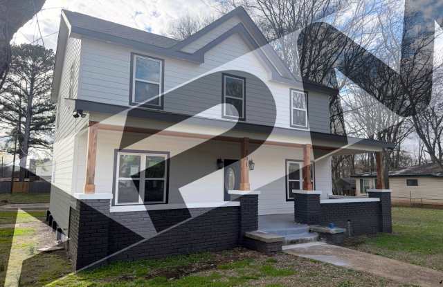 4 Bedroom 2.5 Bathroom Home Available Gallery 1