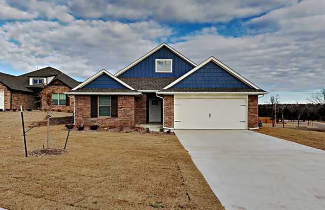 Very nice 3 Bedroom, 2 Bathroom 2 Car garage with Storm Shelter in East Edmond photos photos