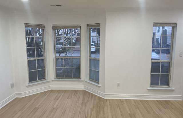 41 Walnut St - 41 Walnut Street, Jersey City, NJ 07305