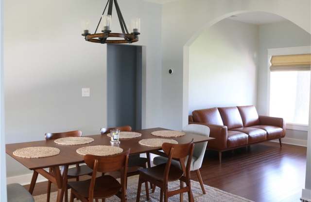 543 N Valencia Place Gallery 4