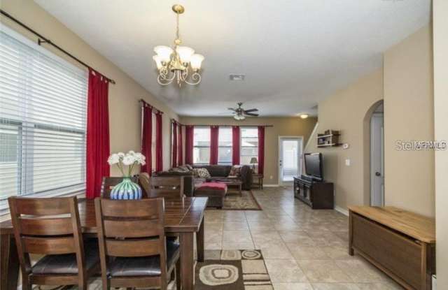 12835 EMERSONDALE AVENUE Gallery 4