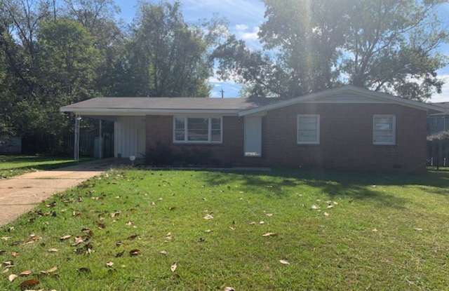 Nice 3 Bed 2 Bath Available Fall 2025! photos photos