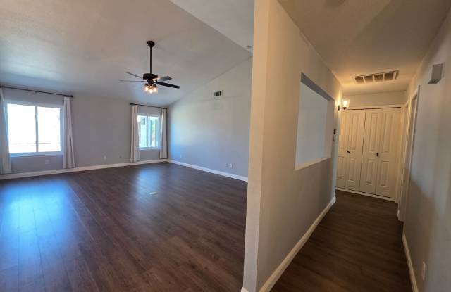 3 Bedroom 2 Bathroom in NE Visalia! Gallery 4