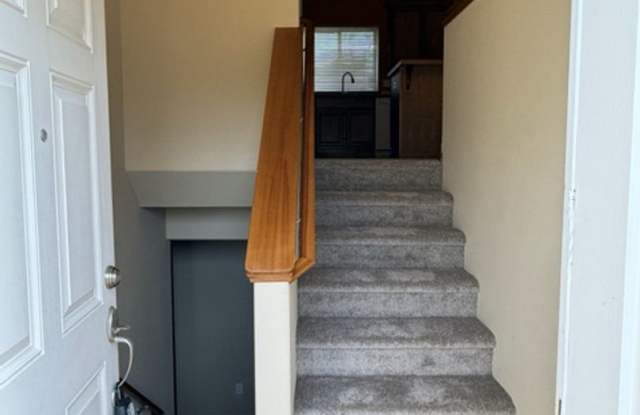 Spacious 5BD/3BTH Everett Home for Lease Near Boeing! Gallery 3