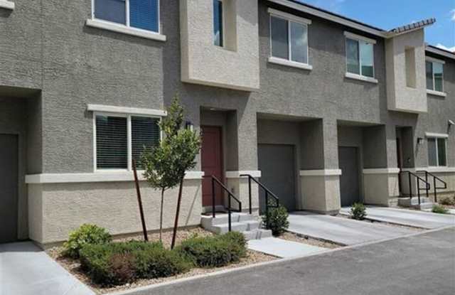 2852 Atomic Tangerine Way photos photos