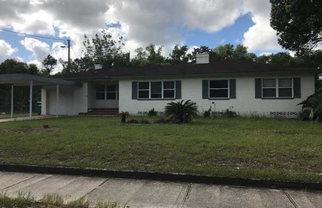 134 W Stetson Ave - 134 West Stetson Avenue, DeLand, FL 32720
