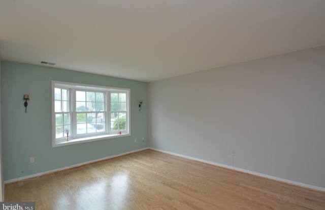 6528 YADKIN CT Gallery 2