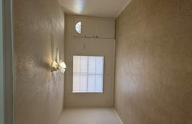889 Tampico Circle Gallery 4
