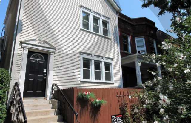 1520 West MELROSE photos photos