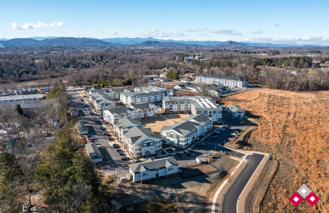 Summit at Hendersonville photos photos