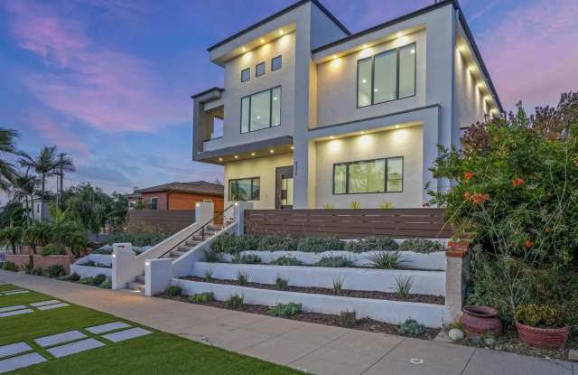 4386 NEWPORT AVE photos photos