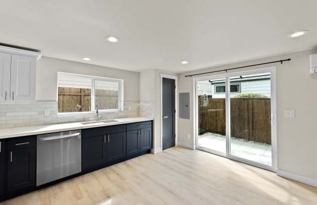 14340 Ashworth Avenue North Gallery 2