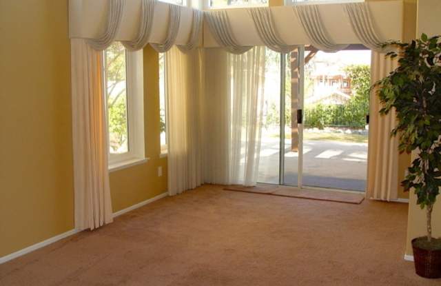 15649 Altamira Drive Gallery 4