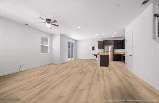 Spacious Newer Home in Gated Community Gallery 3