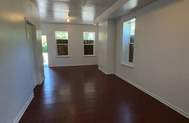 Beautiful big property with AC Gallery 4