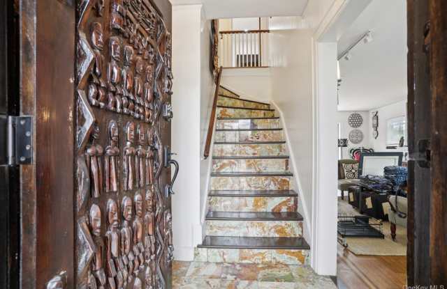 375 Hawthorne Terrace Gallery 4