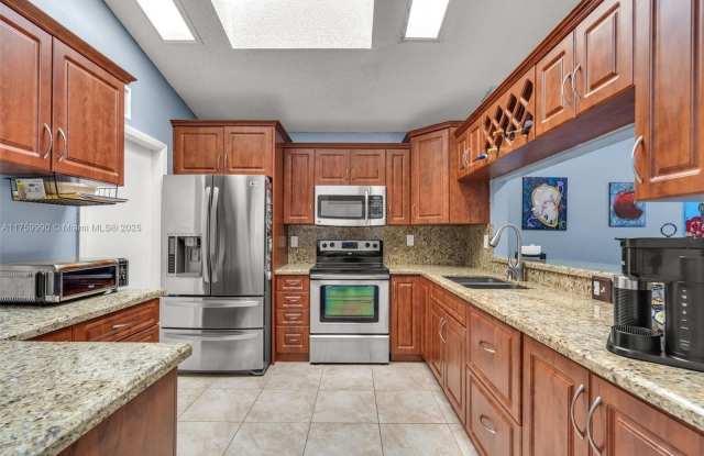 12814 SW 146th Ter photos photos