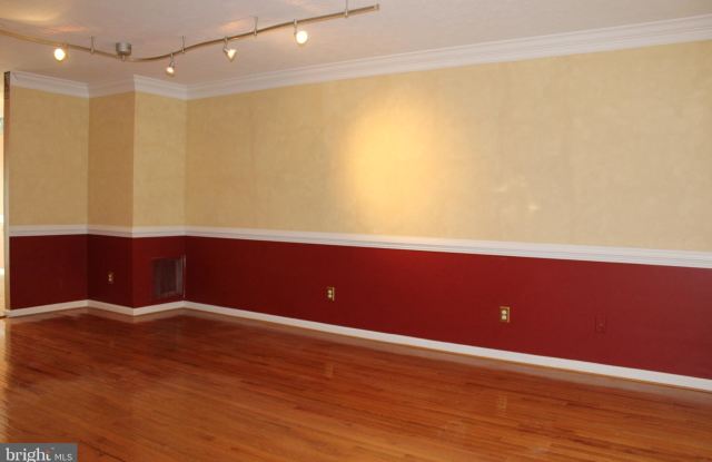 633 N BRANCH COURT Gallery 4