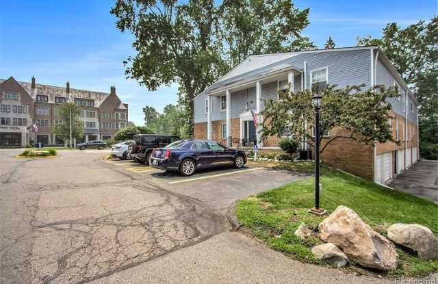 501 E University Drive - 501 East University Drive, Rochester, MI 48307
