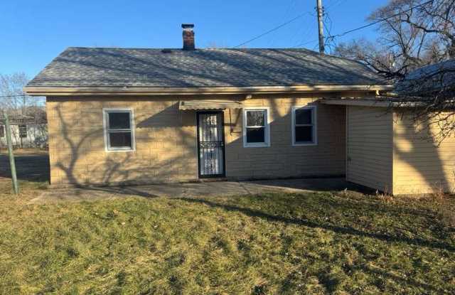 105 East 39th Avenue - 2 photos photos