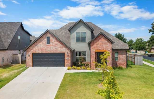 3200  SW Rosemont  AVE - 3200 Southwest Rosemont Avenue, Bentonville, AR 72713