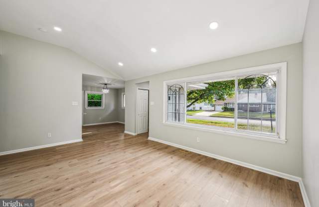 6 THOMAS AVENUE Gallery 3