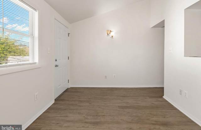 7944 EASTDALE Road Gallery 4