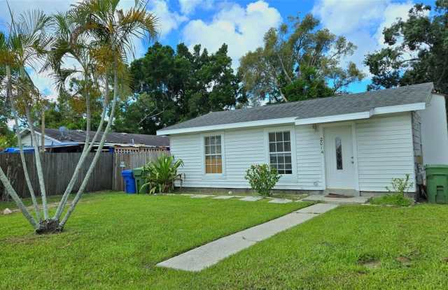 2014 10TH STREET W photos photos