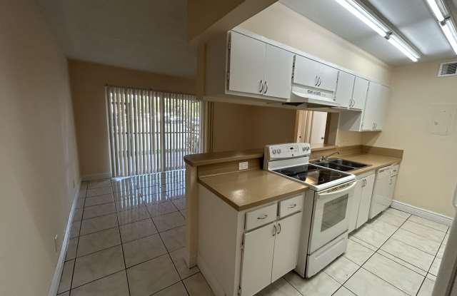 4401 Treehouse Ln # 26A - 4401 Treehouse Lane, Tamarac, FL 33319