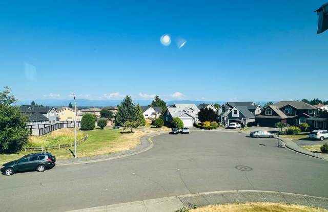 4 Bedroom 2.5 Bathroom Home w/ Garage In Ferndale! photos photos