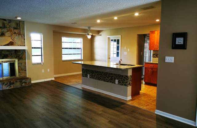 1122 Spanish Oaks Blvd Gallery 2
