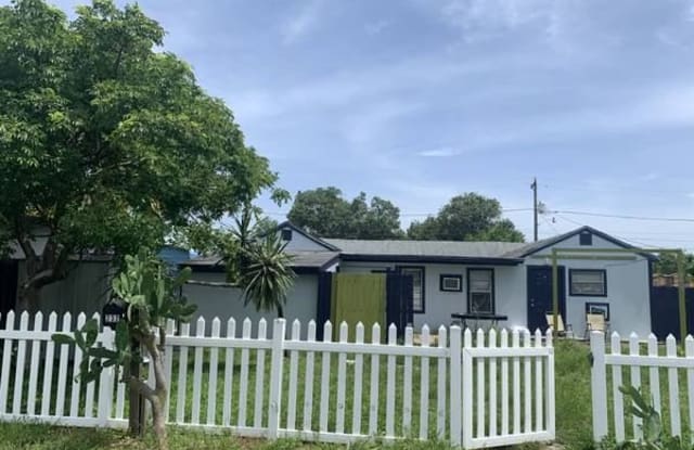 224 SW 14ST - 224 Southwest Ridgecrest Drive, Port St. Lucie, FL 34953