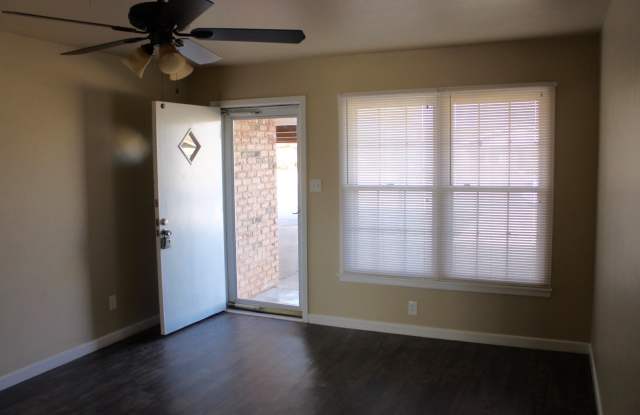 Completely Updated 4 Bedroom/2 Full bath/ Covered parking Gallery 4