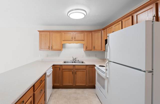 2 Bedroom 2 Bathroom Upper 1 Car Garage Gallery 3