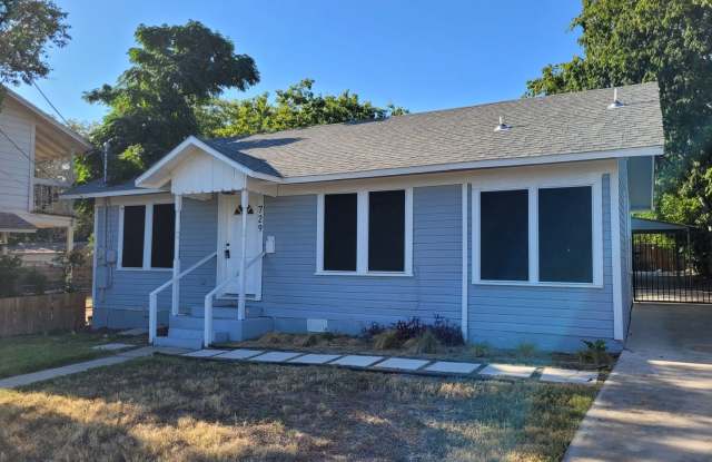 Charming 3-Bedroom Home with Spacious Backyard & Large Carport in Denver Heights! Gallery 1