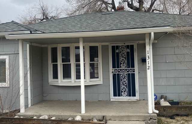 Close to UNR and Downtown! photos photos