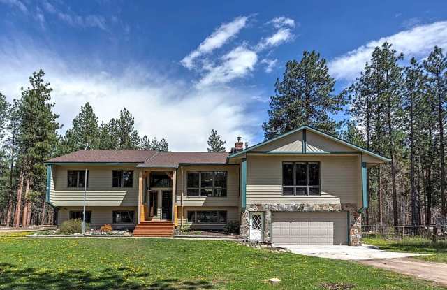 Beautiful spacious 3 bed, 3 bath home situated on 2.53 private acres in Stevensville. photos photos Beautiful spacious 3 bed, 3 bath home situated on 2.53 private acres in Stevensville. photos photos