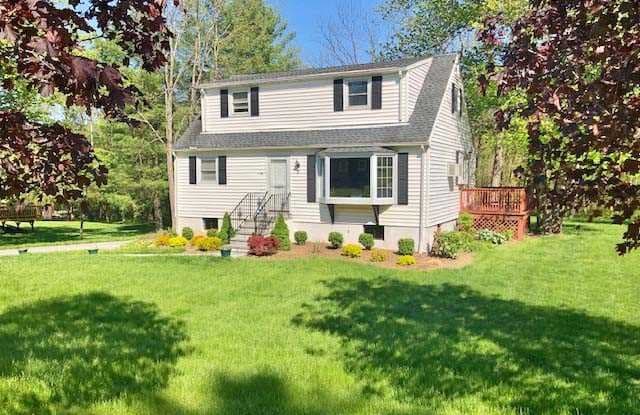 7 HORSESHOE RD - 7 Horseshoe Road, Dutchess County, NY 12545