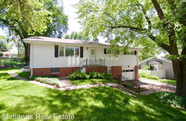 1705 Terry Avenue - 1705 Terry Avenue, Bellevue, NE 68005