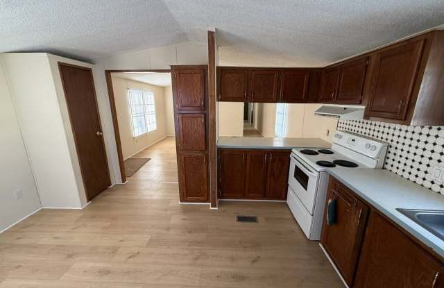 1800 East Jordan photos photos