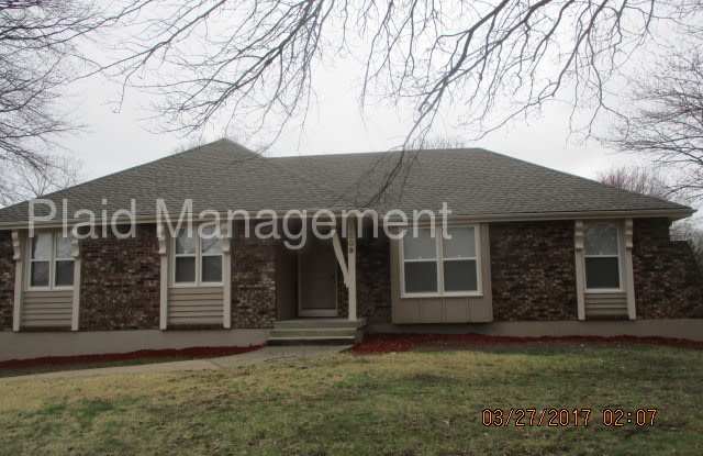 7809 East 127 Terrace - 7809 E 127th Ter, Grandview, MO 64030