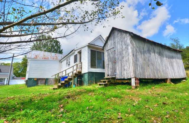 Availalble in January! Historic 3 Bedroom Mill House in Downtown Hillsborough! - 105 South Nash Street, Hillsborough, NC 27278