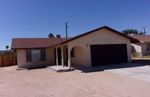 Welcome to this 2 bedroom 1 bath home! photos photos