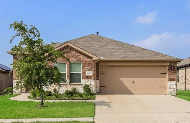 3010 Saddleback Way photos photos