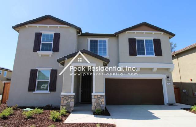 Two Years New - Rocklin 5bd/3ba House with 2 Car Garage Gallery 2