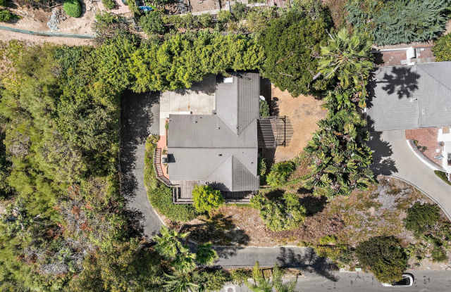 Single Level Home with Ultimate Privacy Gallery 3