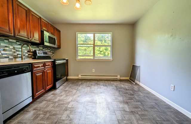 75 Belair Drive Gallery 3